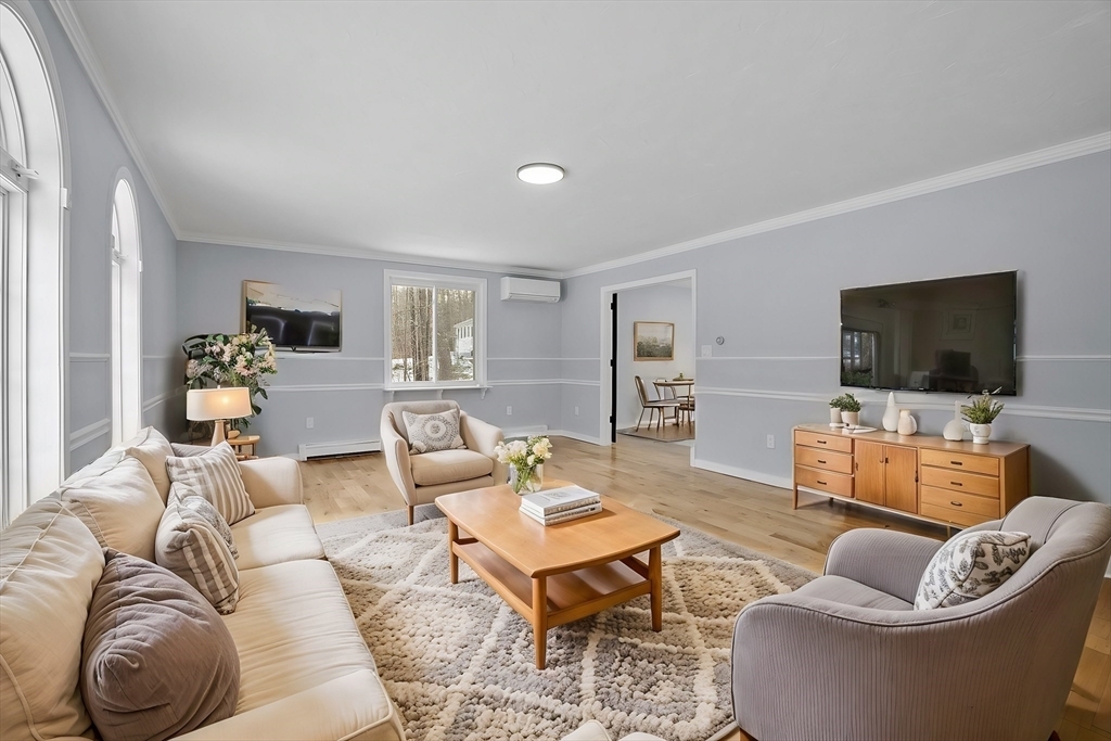 Property Photo:  46 Oakmont Ave  MA 01473 