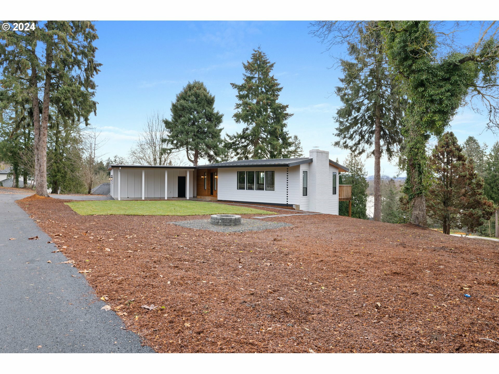 Property Photo:  4323 SE 167th Ln  WA 98683 