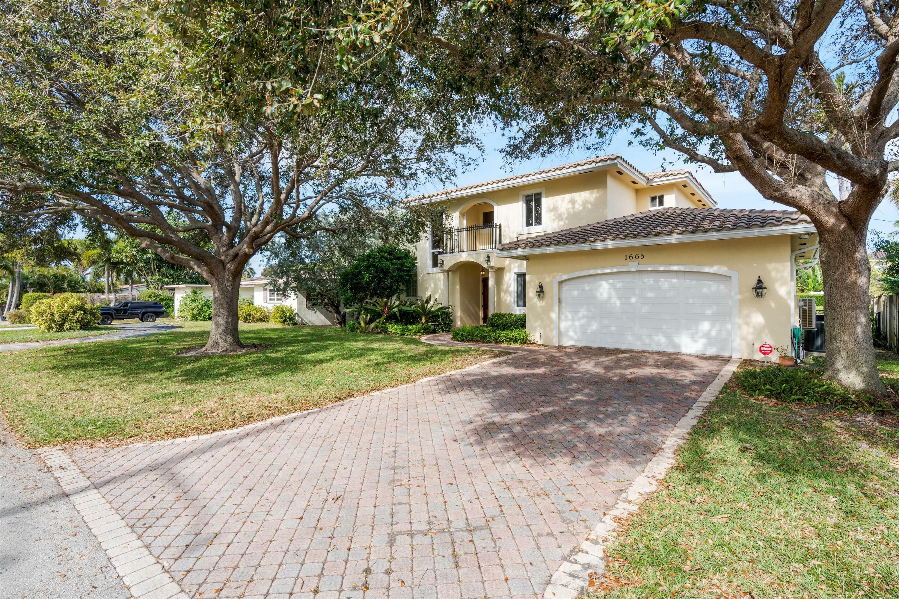 Property Photo:  1665 SE 5 Court  FL 33441 