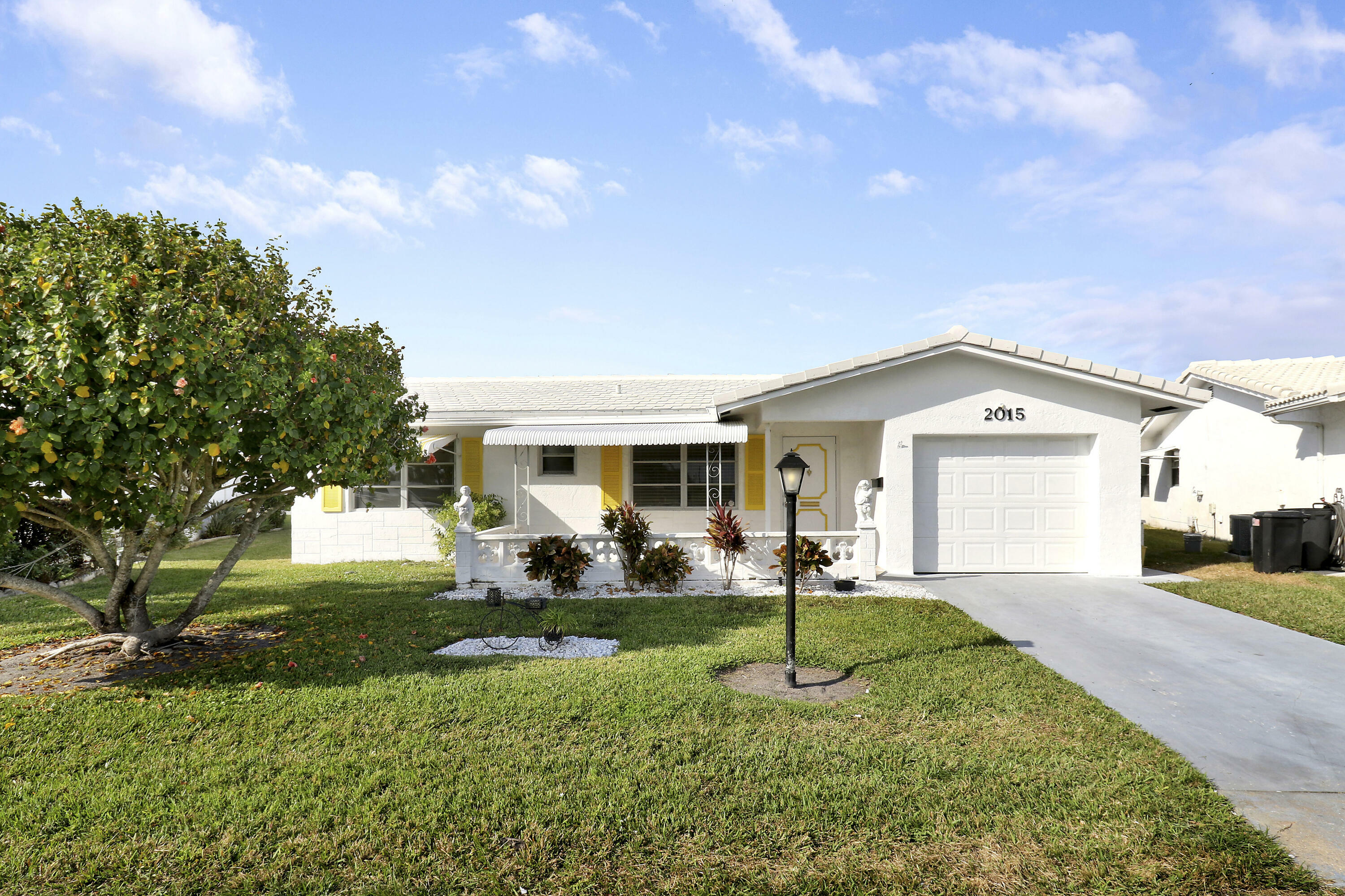 Property Photo:  2015 Vastine Drive  FL 33426 