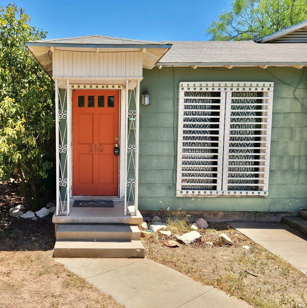 Property Photo:  310 S Van Buren St  TX 76903 