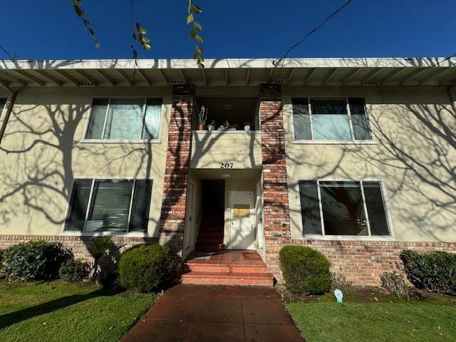 Property Photo:  207 7th Avenue  CA 94401 