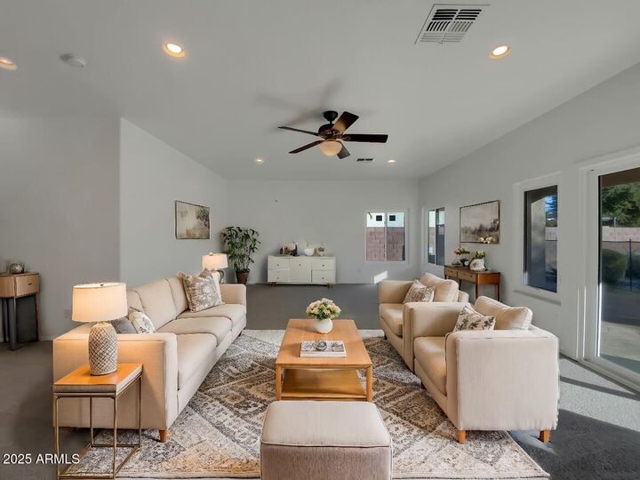Property Photo: 881 E Lynx Way AZ 85249