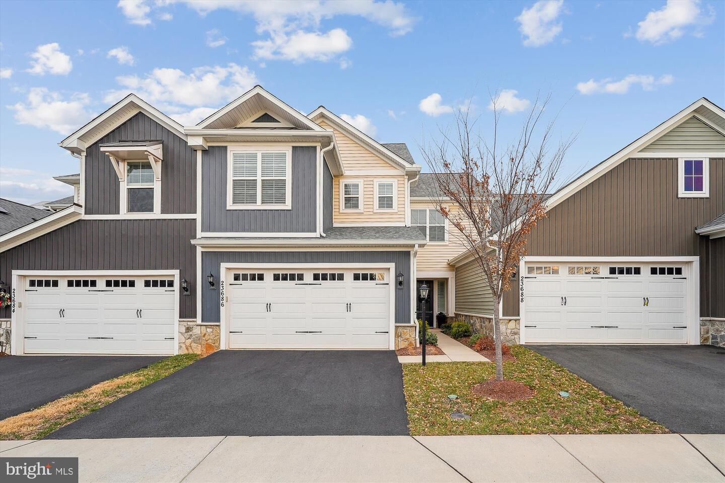 Property Photo:  23686 September Sun Square  VA 20148 