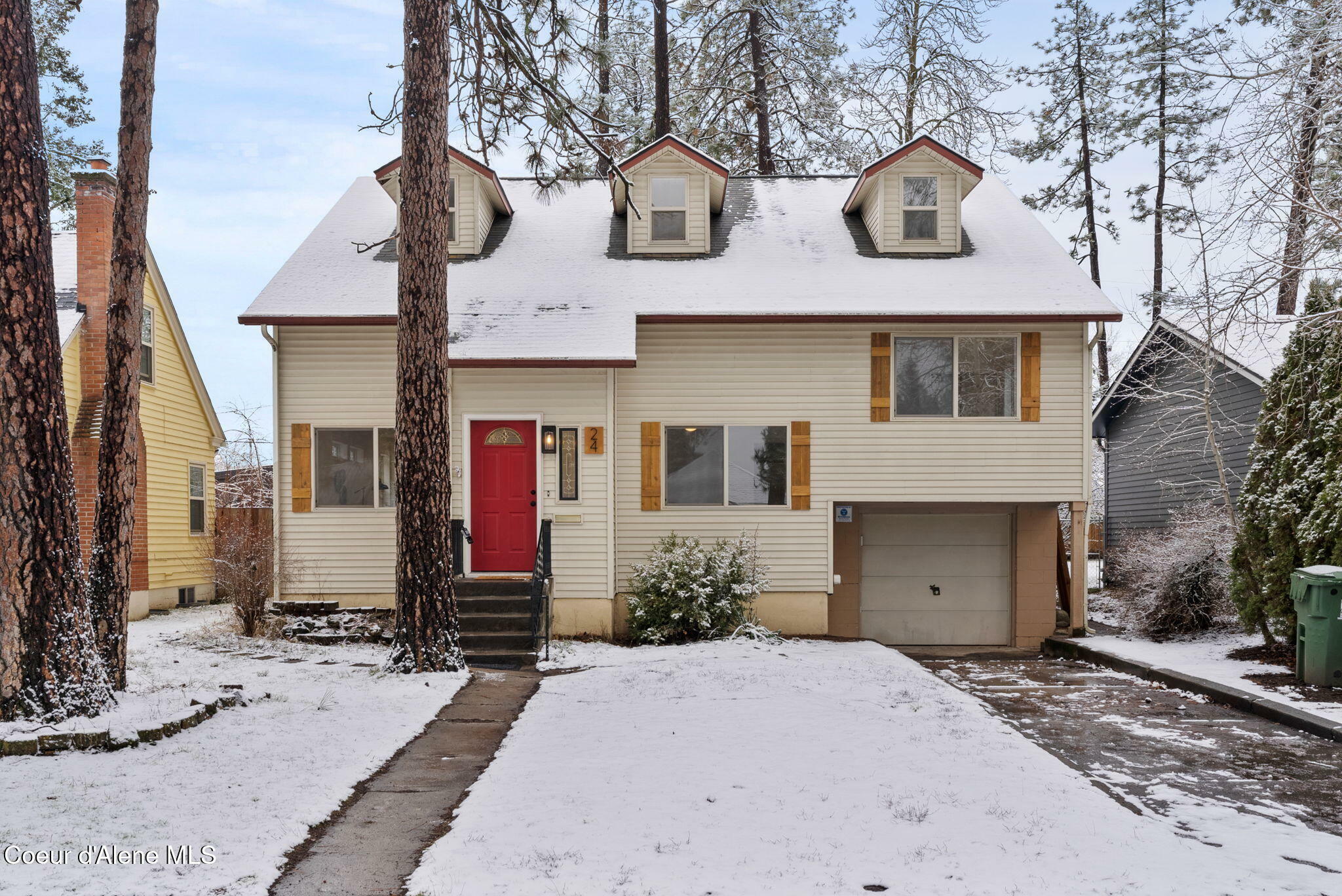 Property Photo:  24 E 34th Ave  WA 99203 