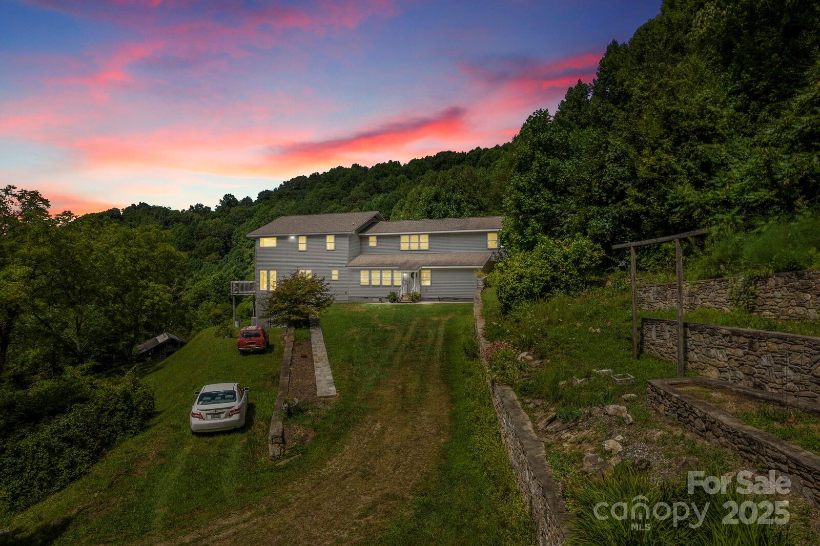 Property Photo: 505 Old Home Place Drive NC 28753