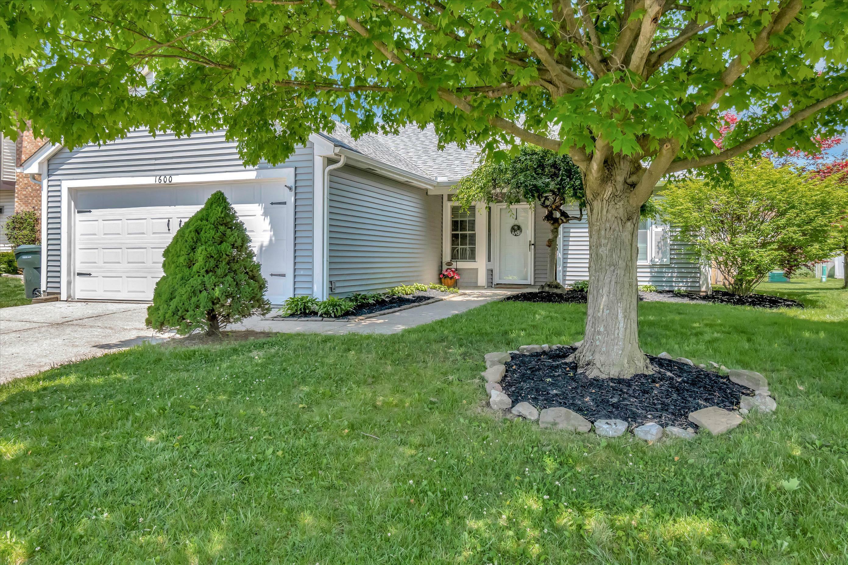 Property Photo:  1600 Bucksglen Drive  OH 43119 