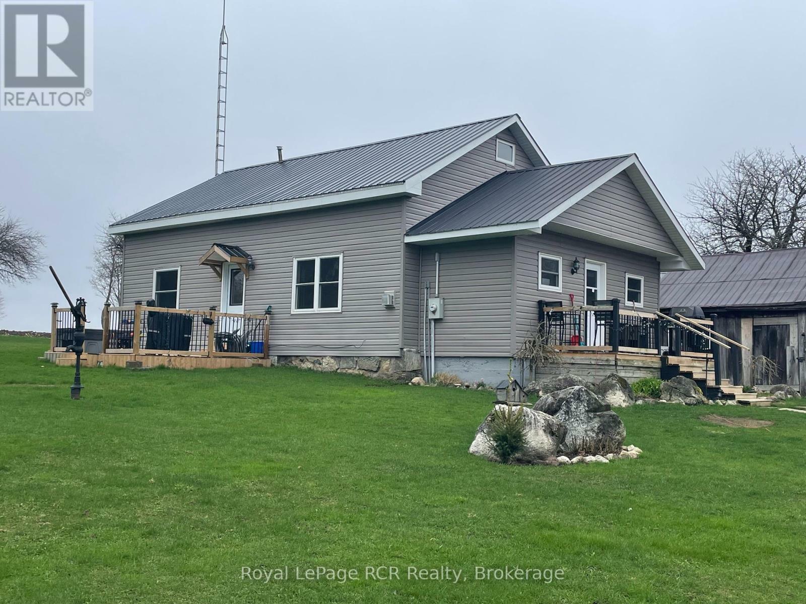 Property Photo: 206 Crawford Road ON N0H 1C0