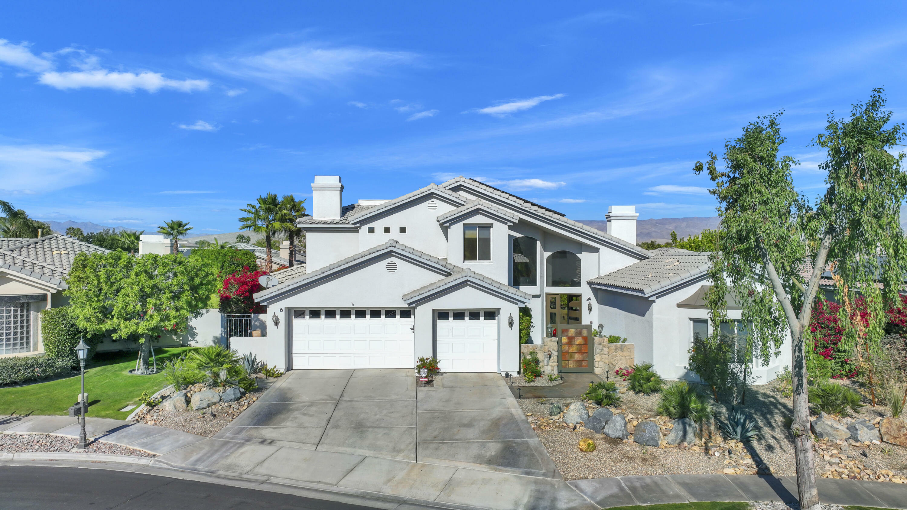 Property Photo:  6 Cambridge Court  CA 92270 