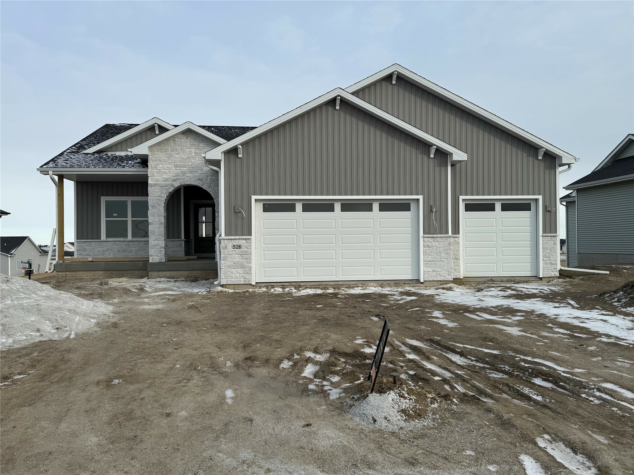 Property Photo:  528 W Centennial Drive  IA 50124 