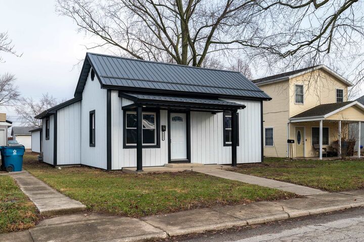 1321 W Cherry Street  Bluffton IN 46714 photo