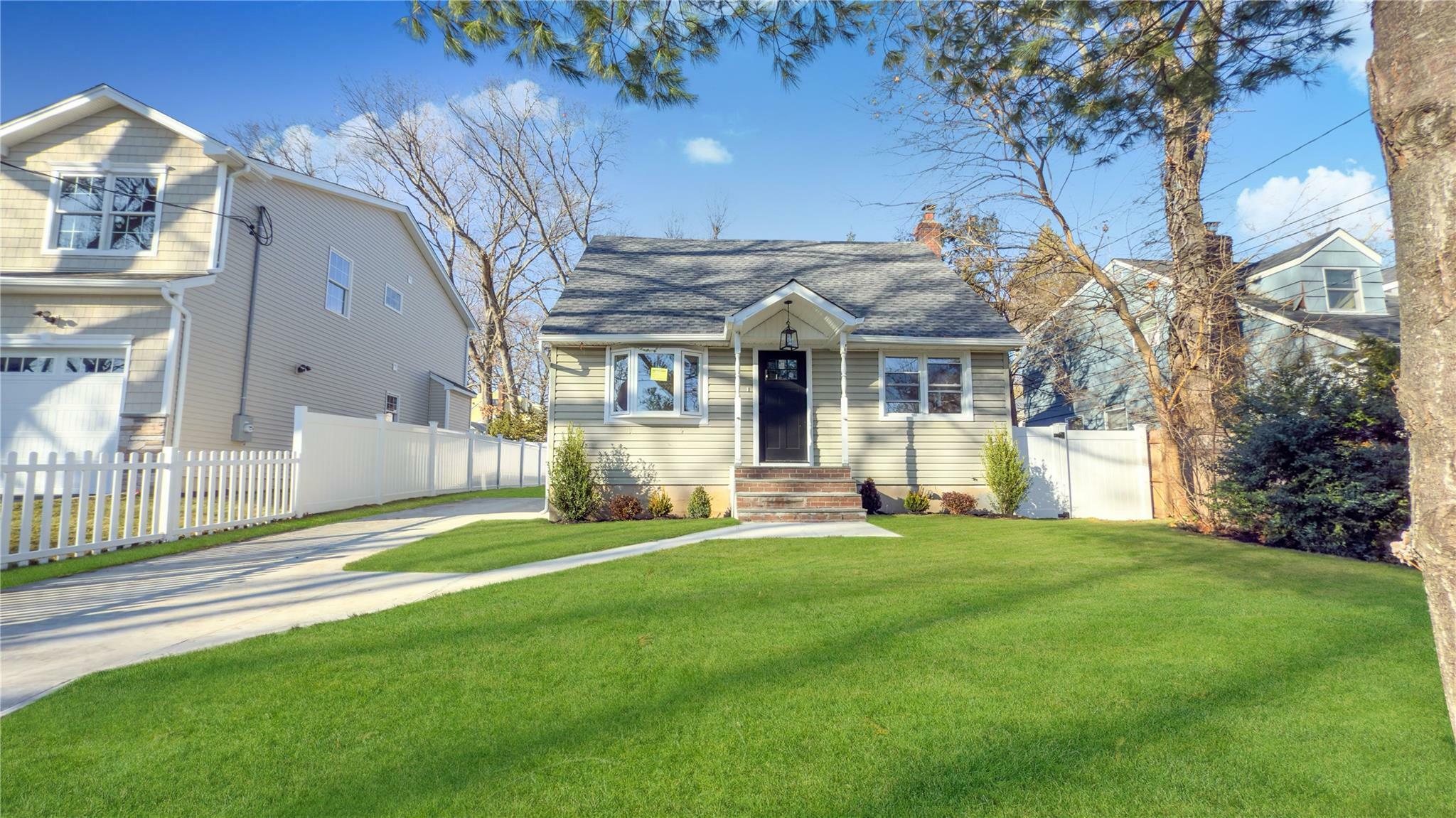 Property Photo: 11 Hickory NY 11709