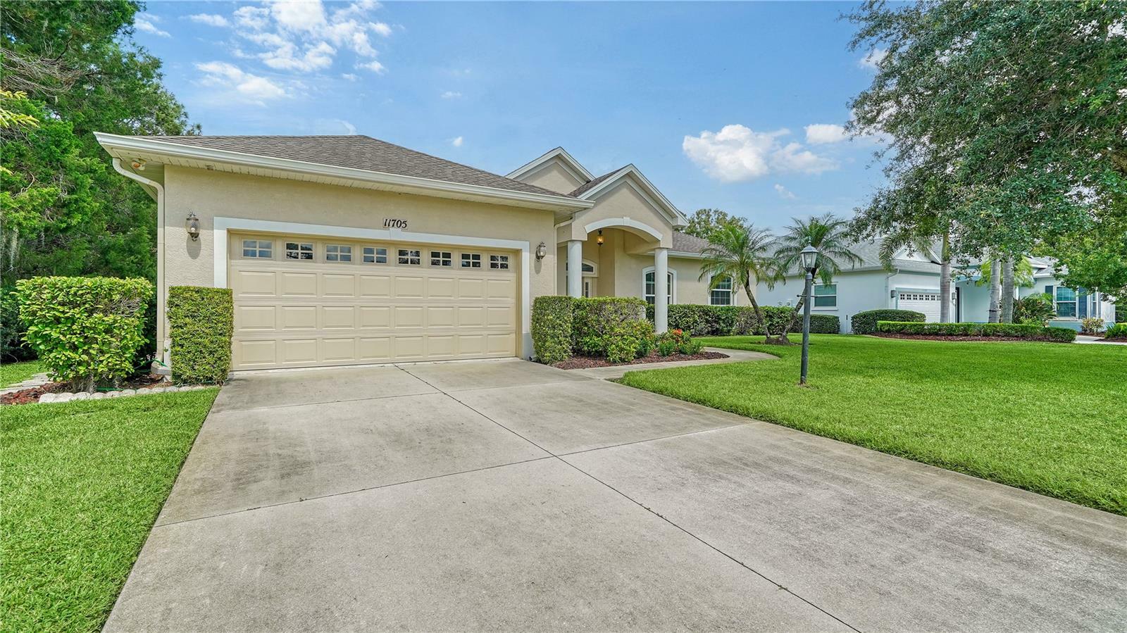 Property Photo:  11705 Clubhouse Drive  FL 34202 