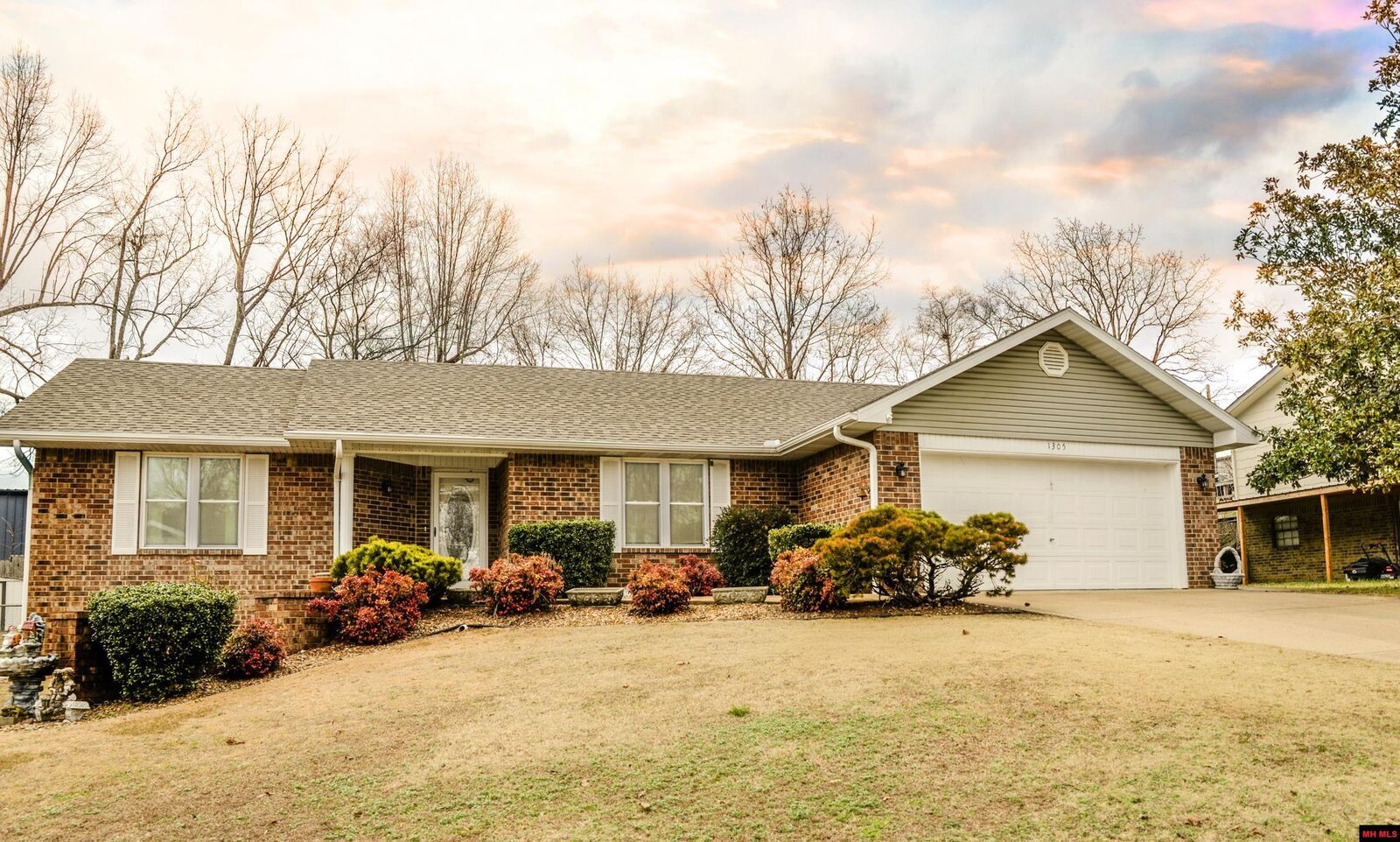 Property Photo: 1305 Sammy Street AR 72653
