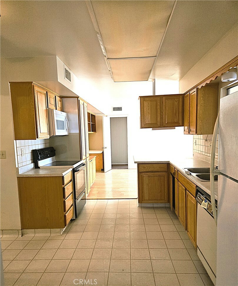 Property Photo: 25801 Sun City Boulevard CA 92586