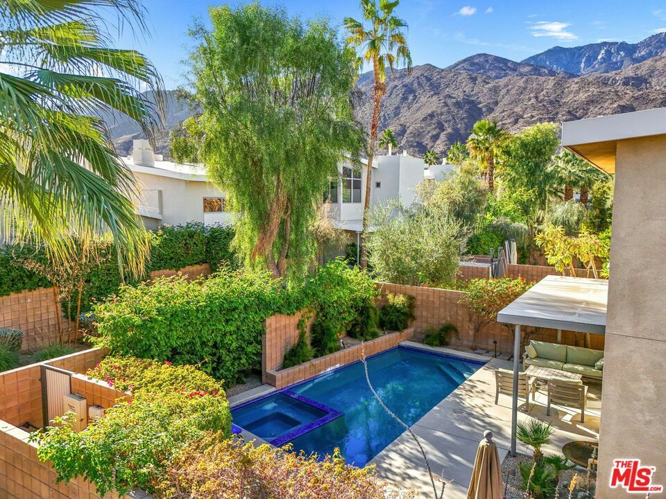 Property Photo: 913 Oceo Circle CA 92264