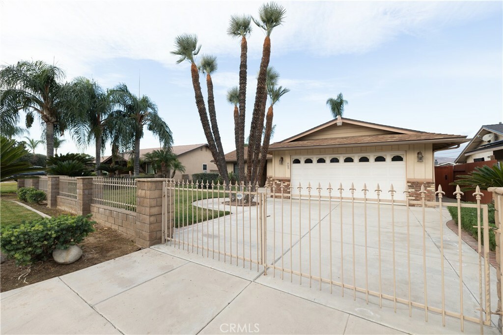 Property Photo:  12452 Willet Avenue  CA 92313 