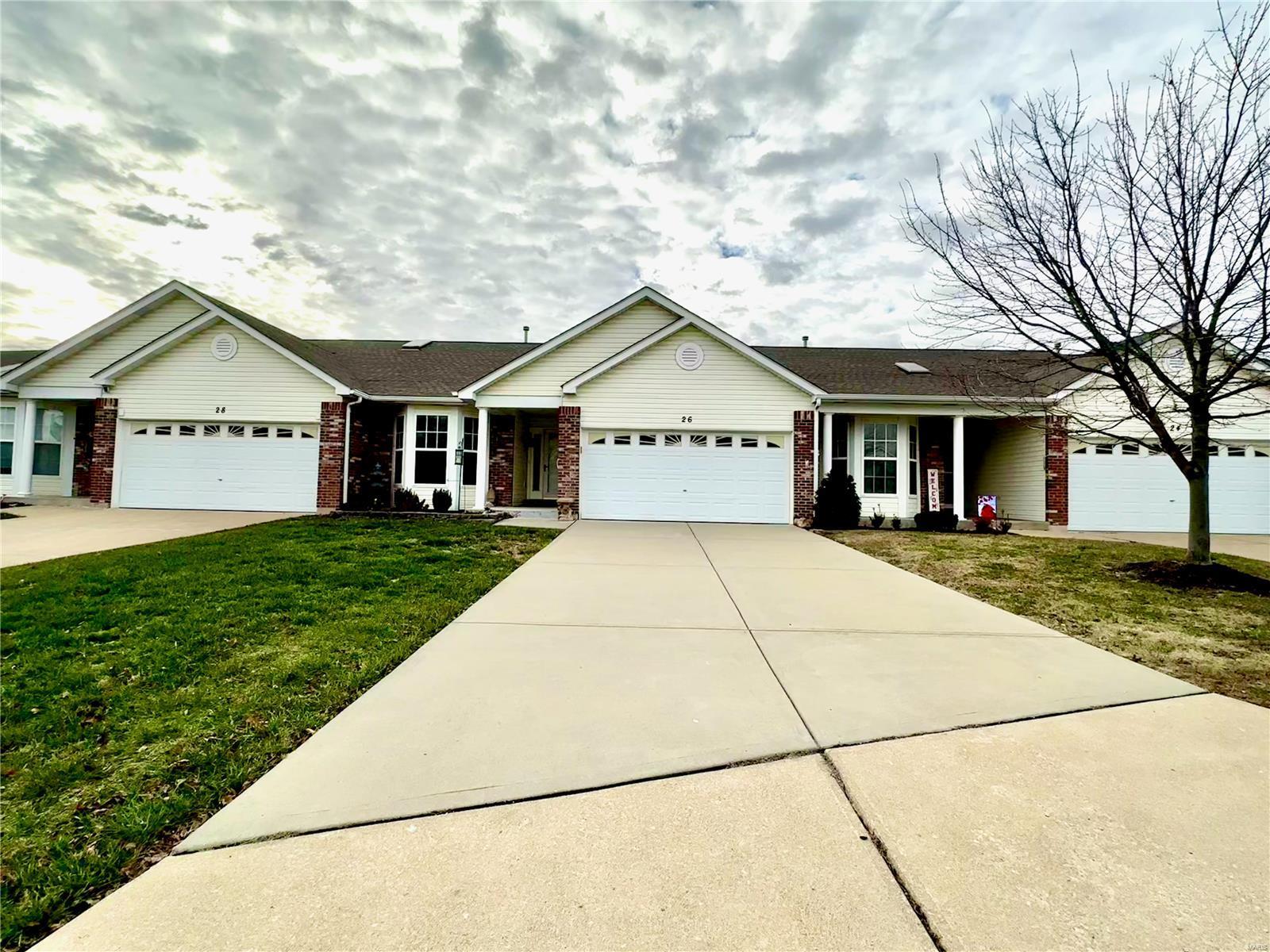 Property Photo: 26 Twelve Oaks Court 7B MO 63376