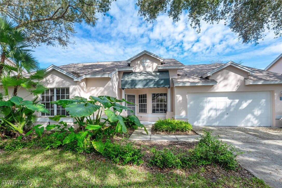 Property Photo: 2835 Mizzen Way FL 34109