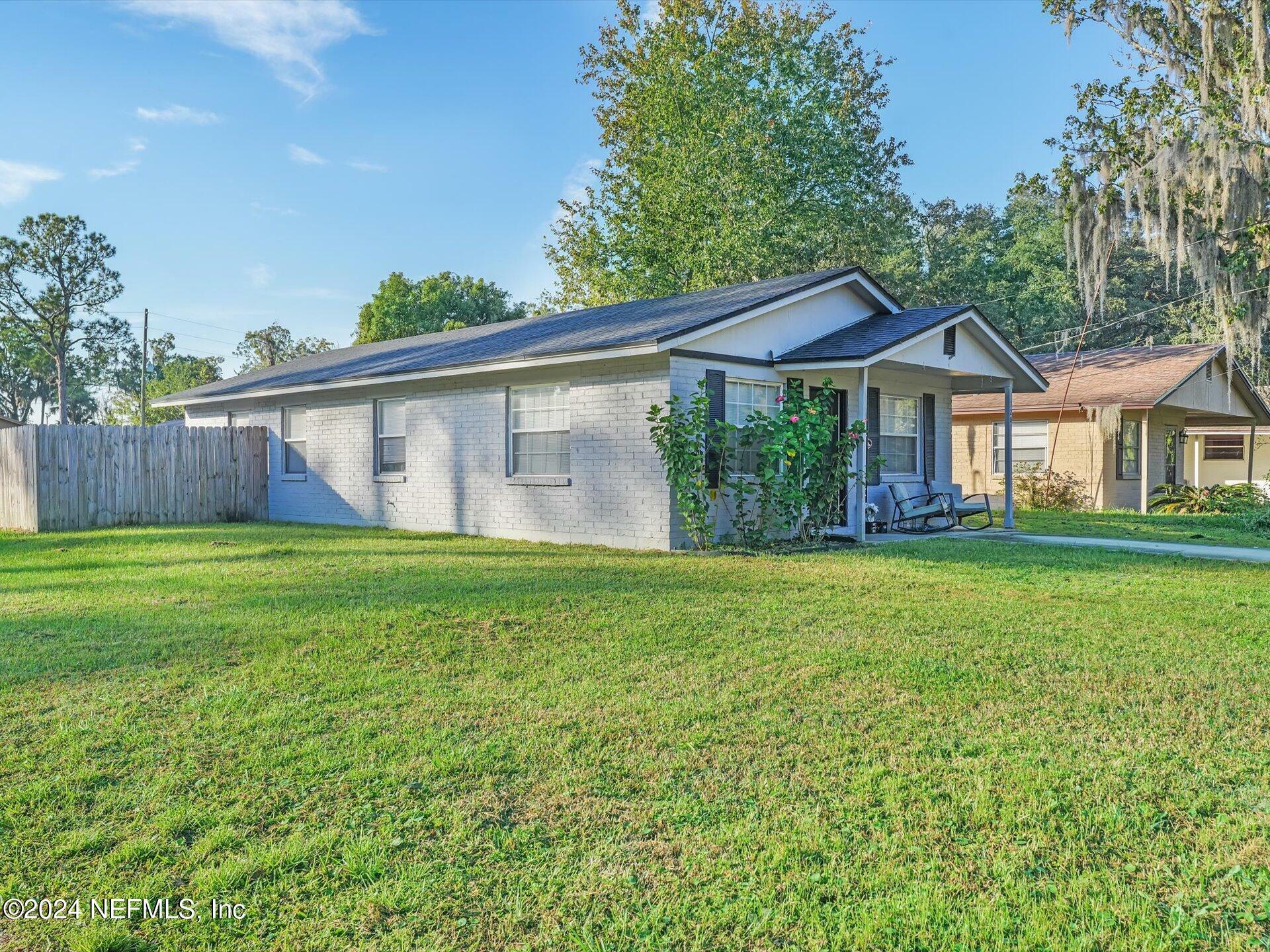 Property Photo:  1201 Spruce Street  FL 32043 