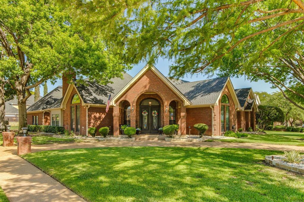 Property Photo: 3400 Crossgate Circle N TX 76034