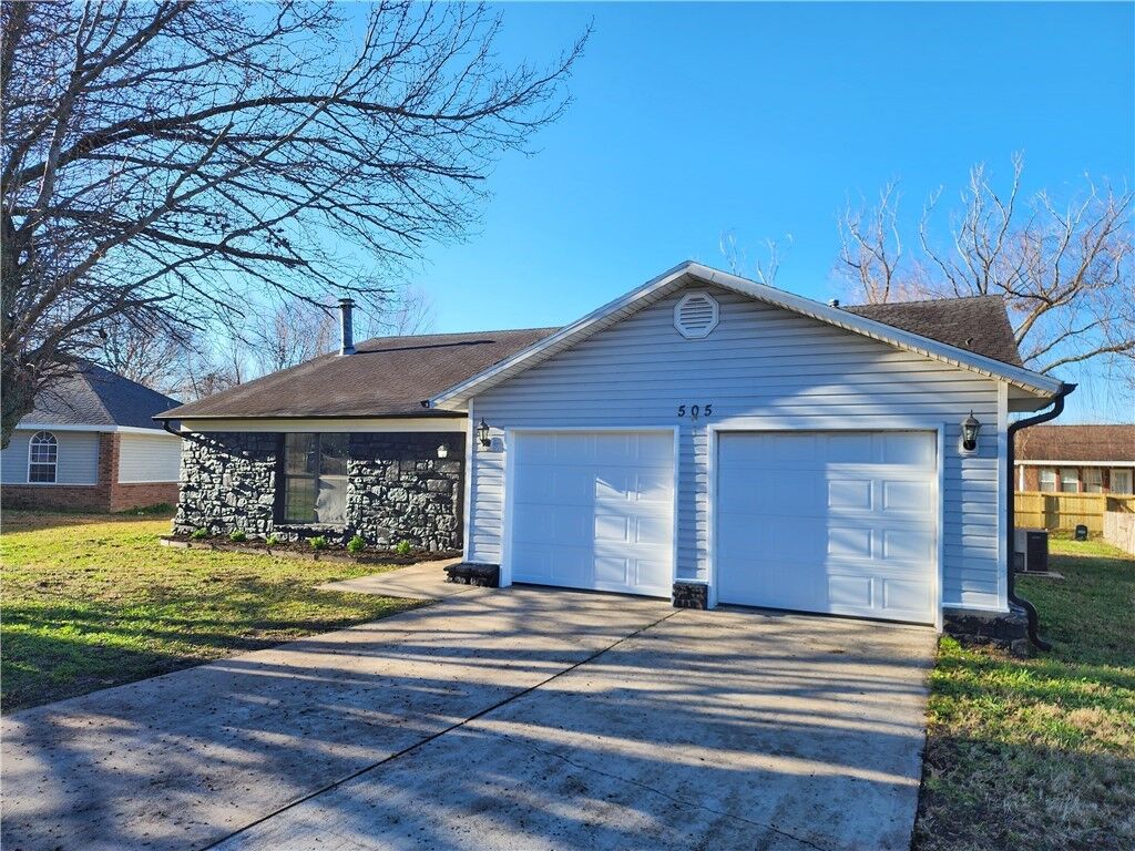 Property Photo: 505 Westwood Avenue AR 72753