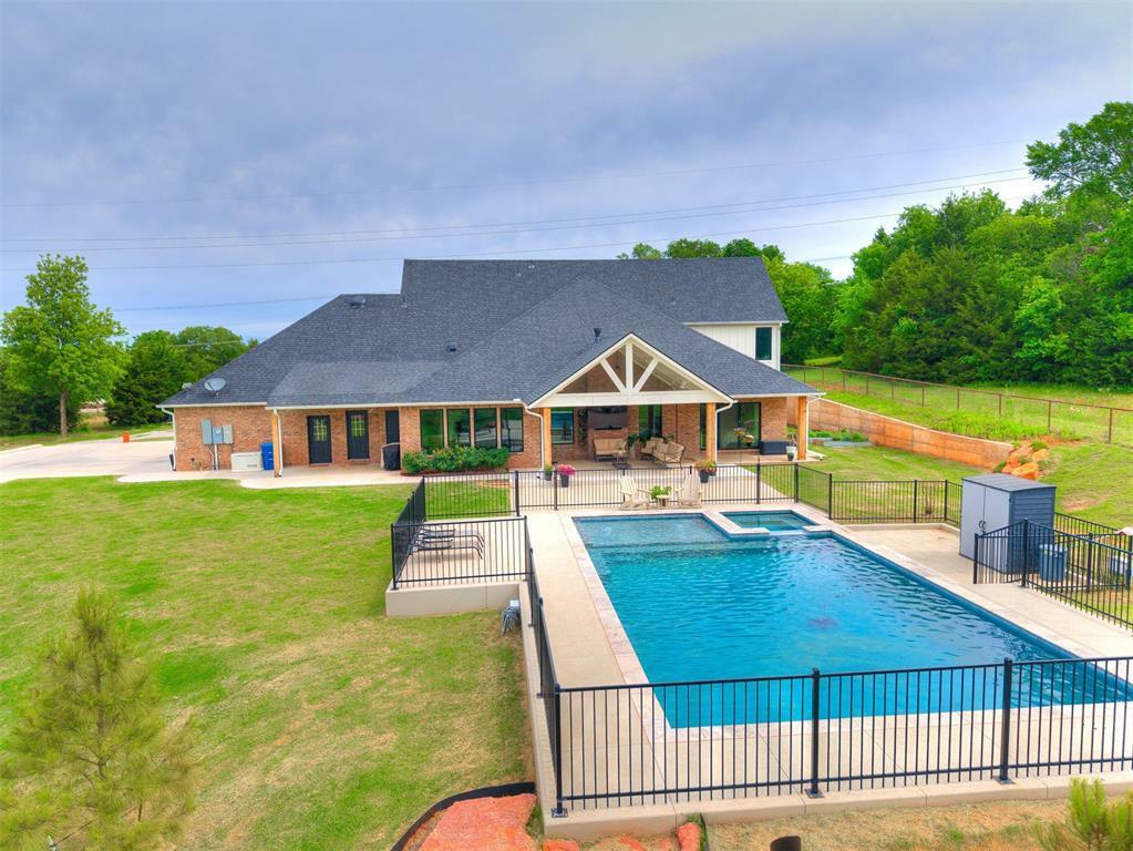 Property Photo: 10908 E Danforth Road OK 73007