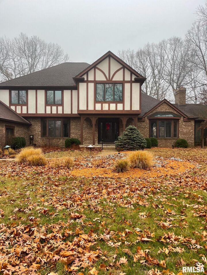 320 W Ravinwoods Road  Peoria IL 61615 photo