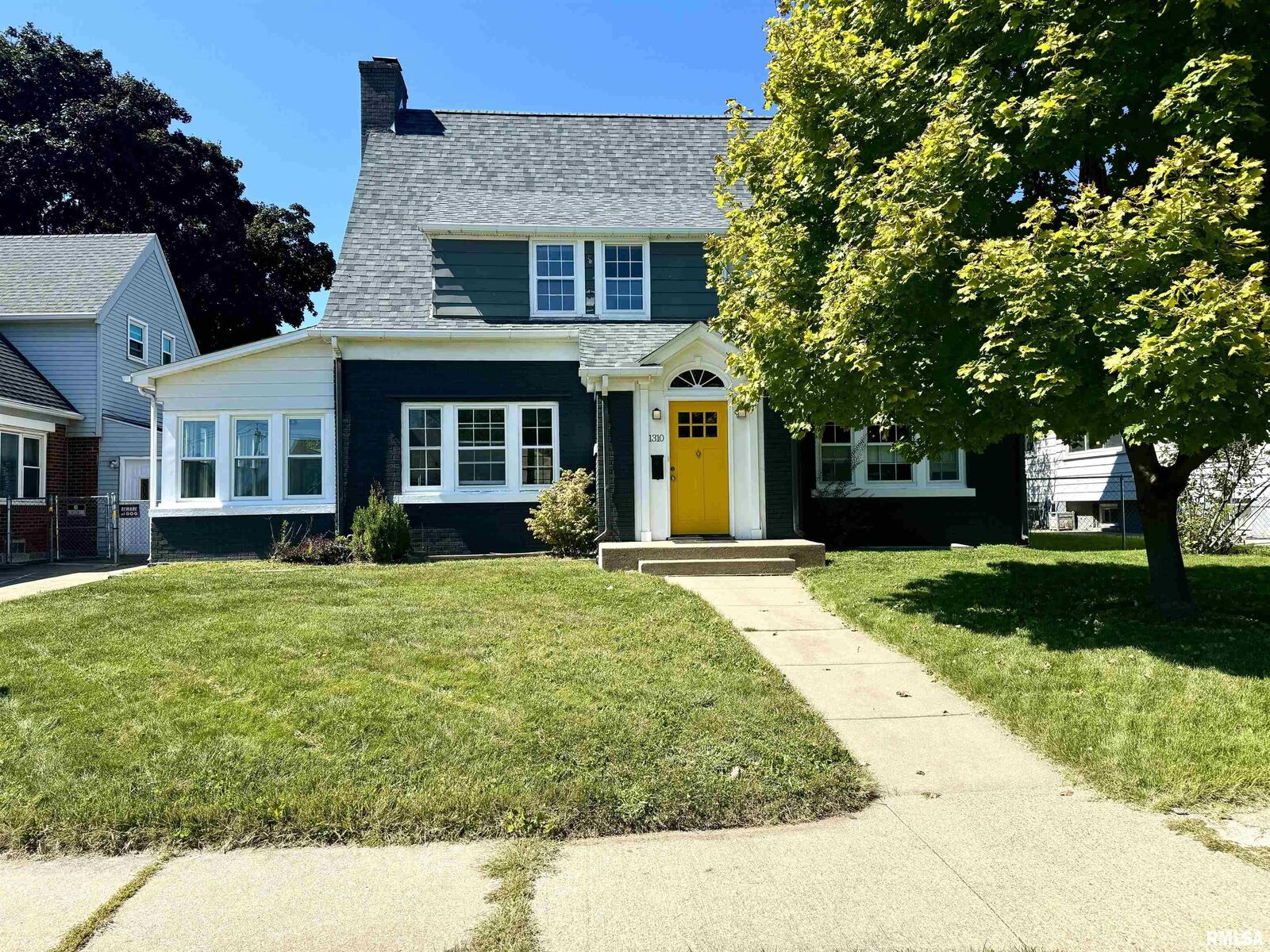 Property Photo:  1310 Pershing Boulevard  IA 52732
