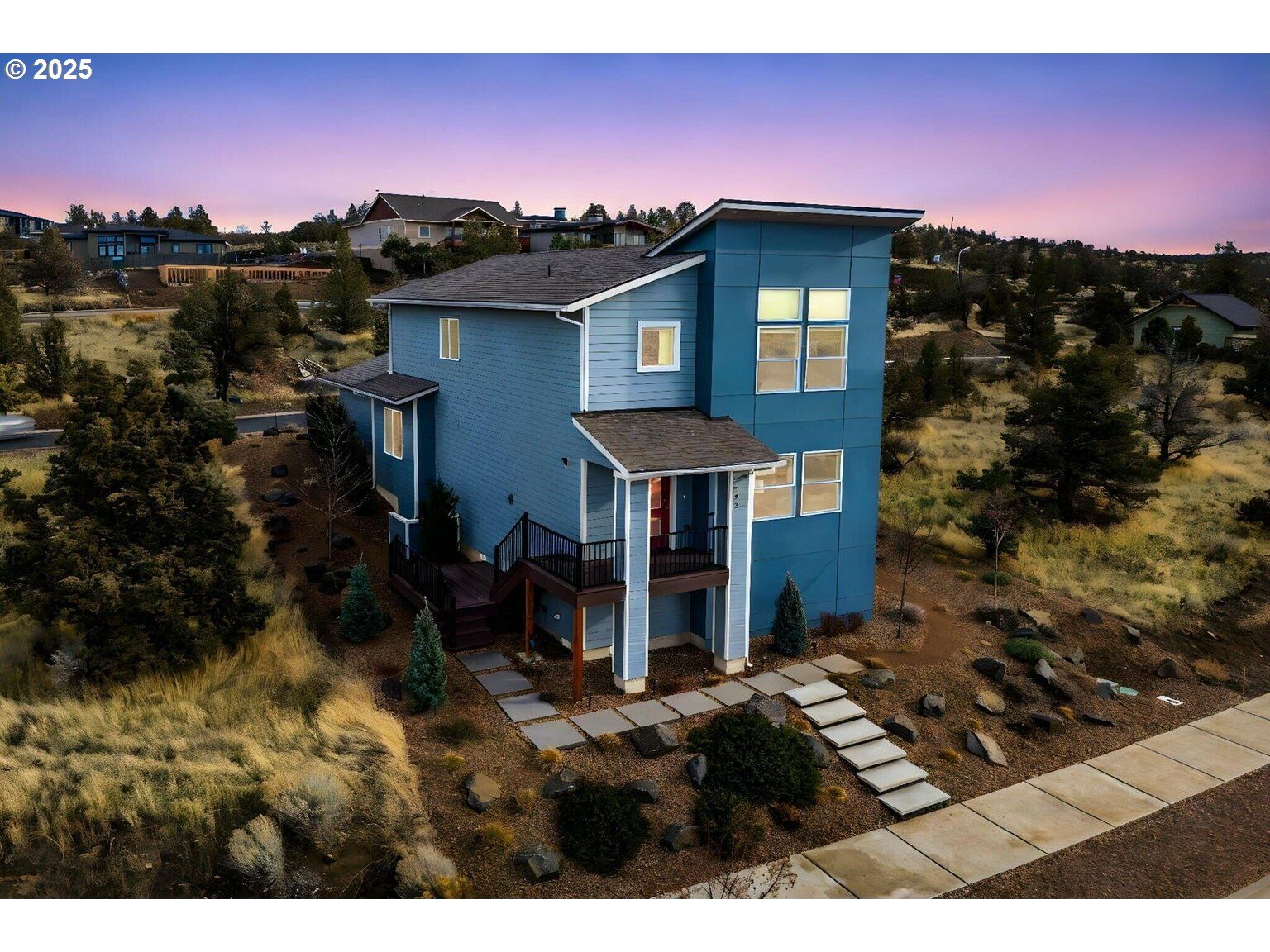 Property Photo: 433 SE Larkspur Dr OR 97741