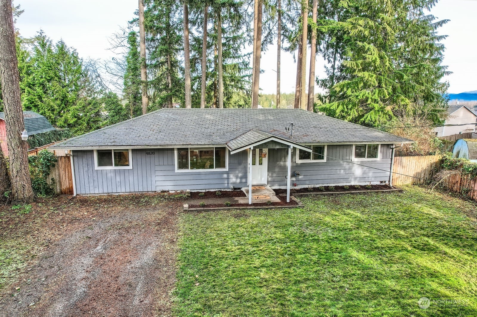 Property Photo:  4820  Aqua Drive E  WA 98391 