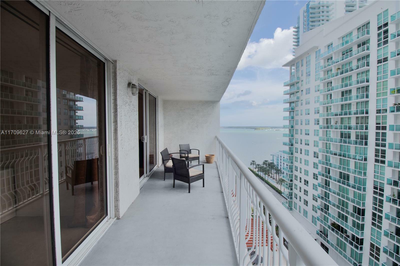 Property Photo:  1200 Brickell Bay Dr 1919  FL 33131 