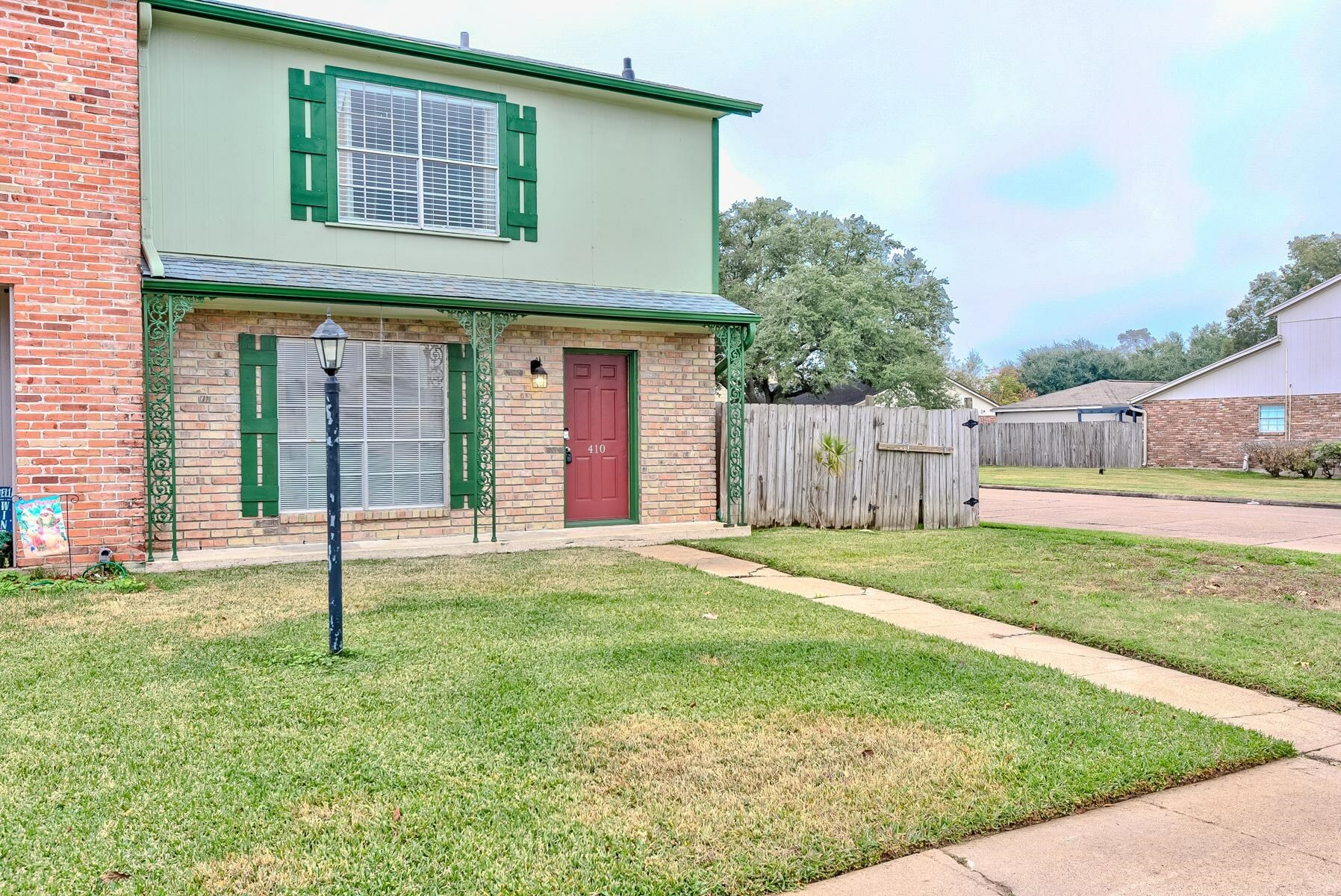 Property Photo:  410 Georgetown Street  TX 77707 