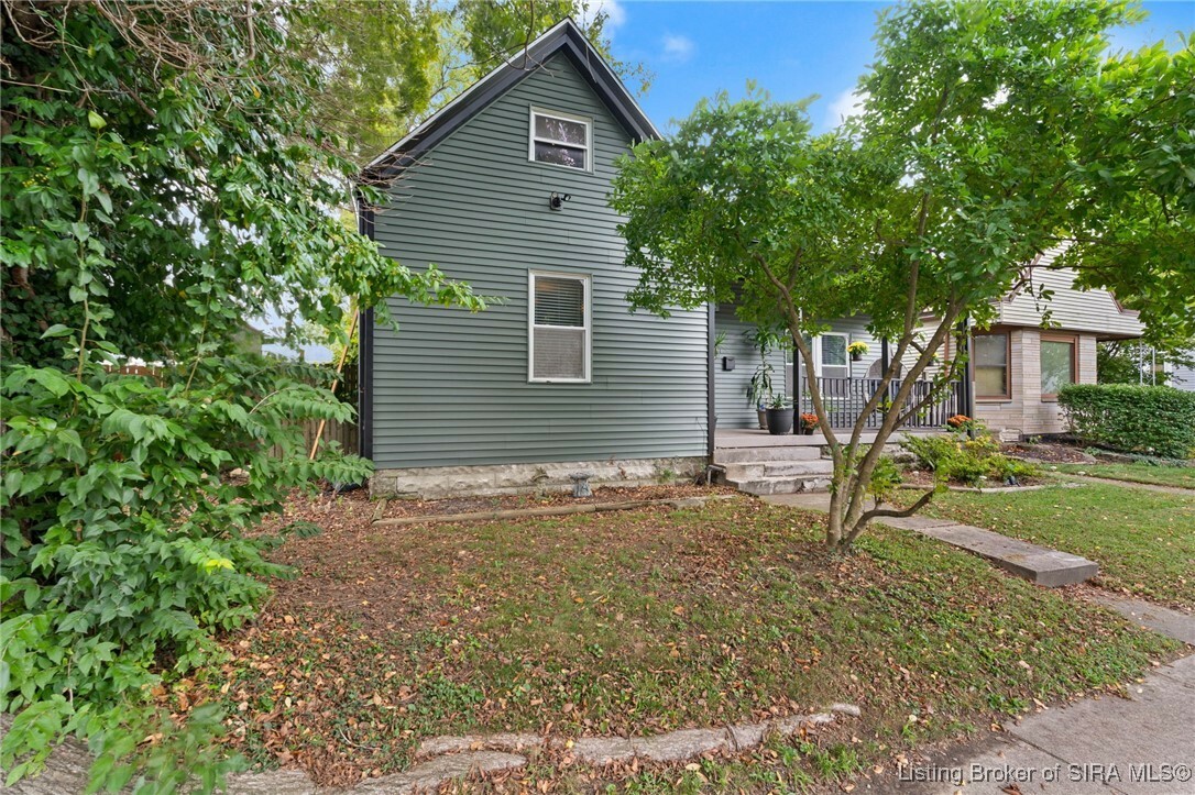 Property Photo:  2122 Ekin Avenue  IN 47150 