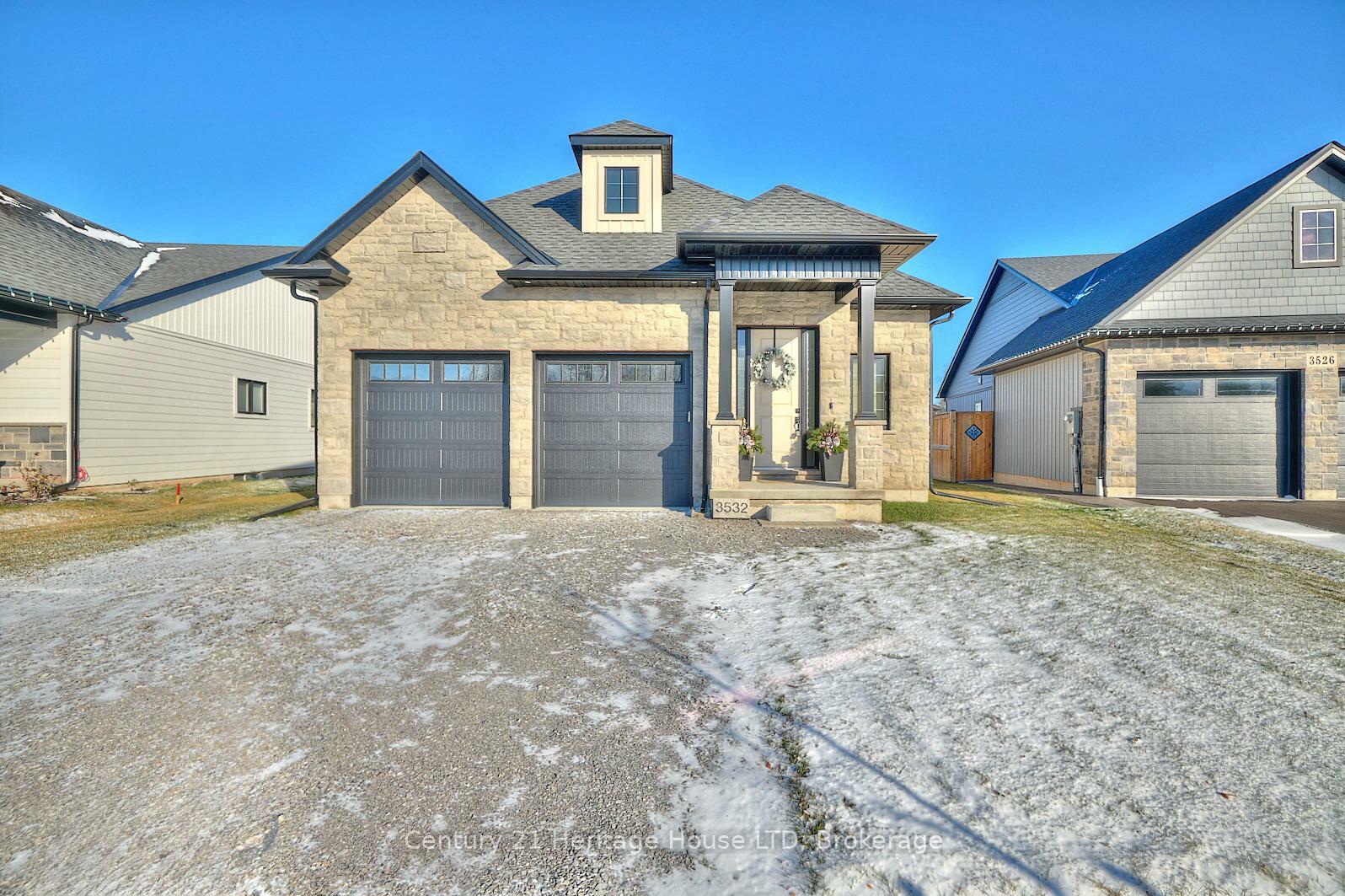 Property Photo: 3532 Canfield Crescent ON L0S 1S0