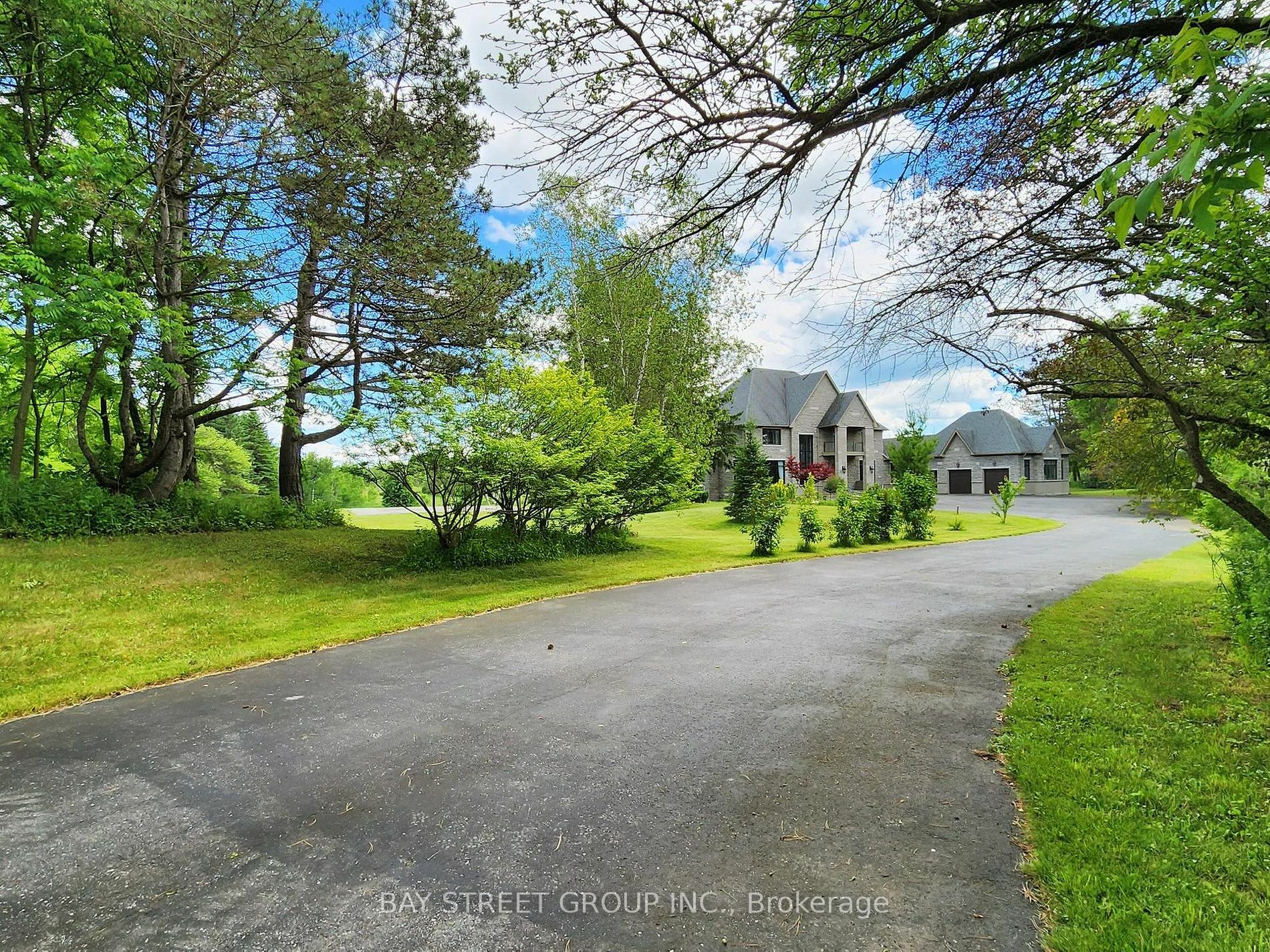 Property Photo:  3141 Vivian Rd  ON L3Y 4W1 