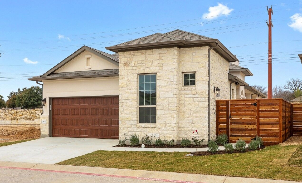 Property Photo: 525 Clubhouse Drive TX 78628