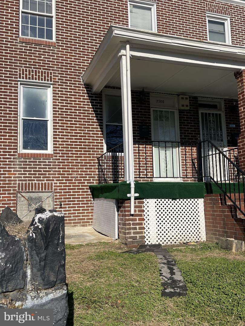 Property Photo:  3300 Ravenwood Avenue  MD 21213 