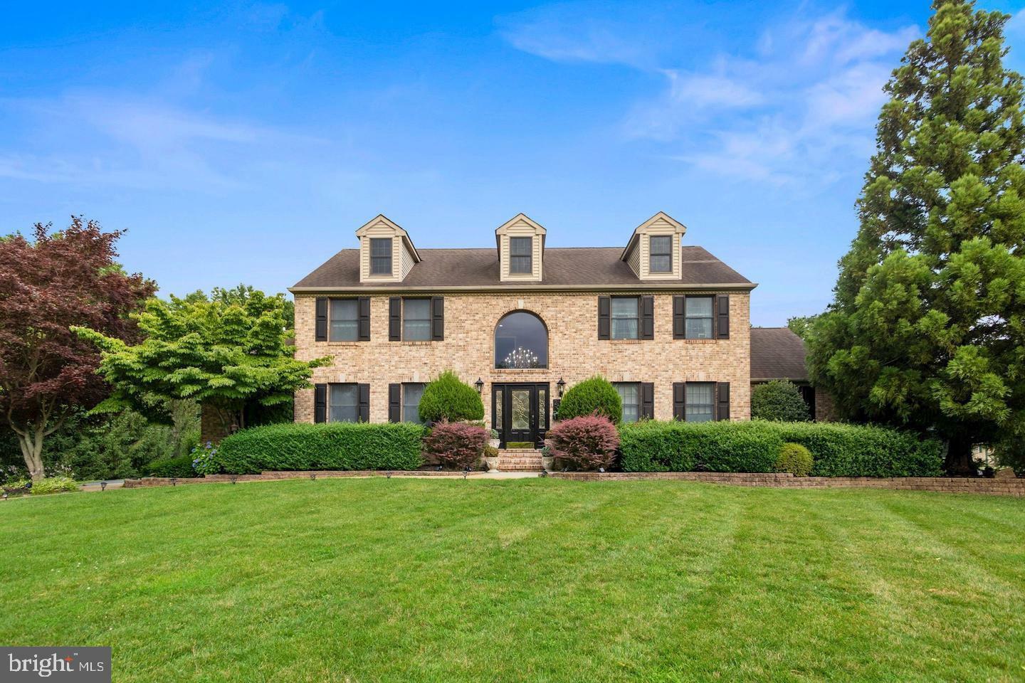 Property Photo:  20 Sweet Briar Court  NJ 08062 