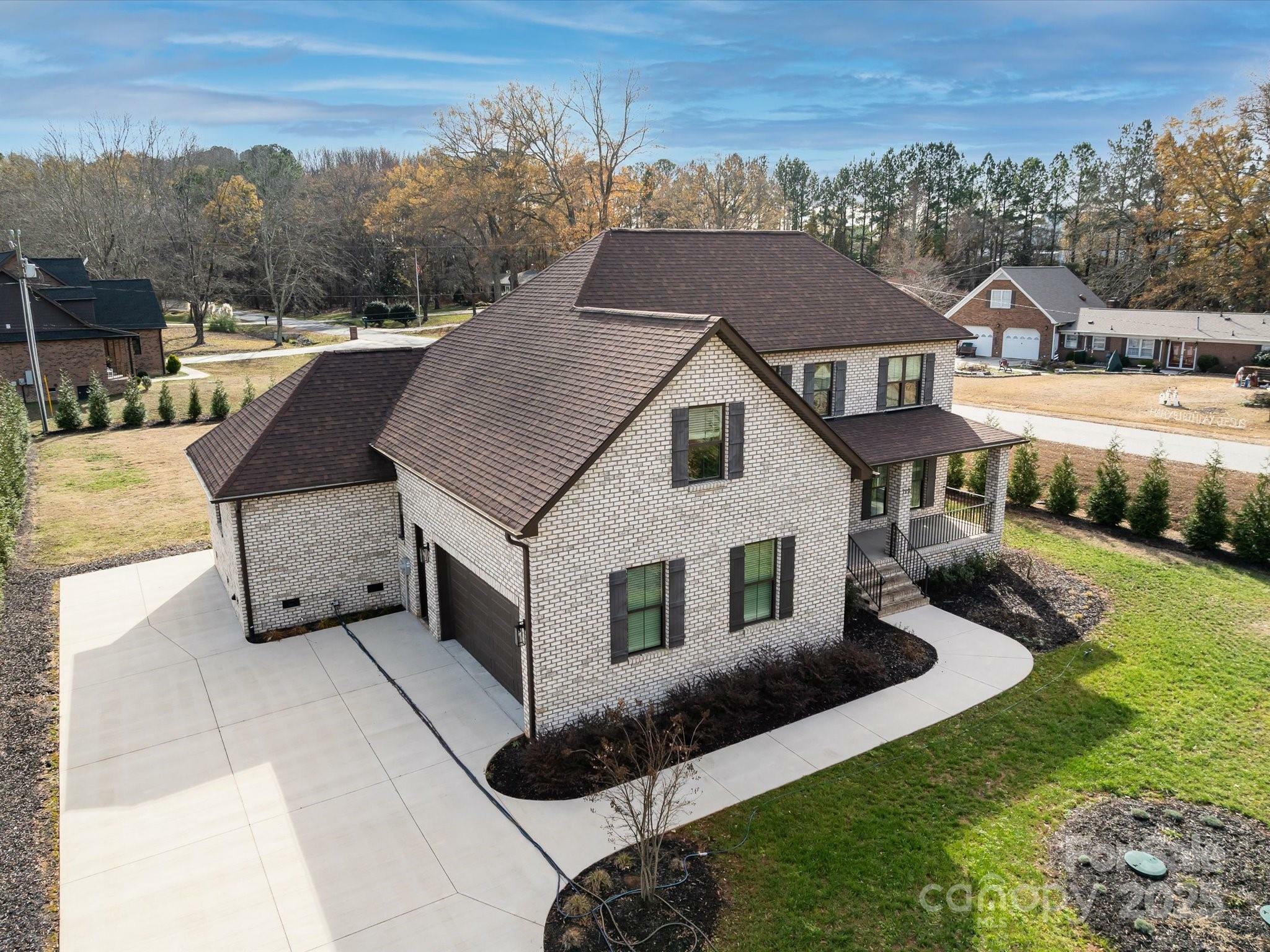 Property Photo:  719 Greenbriar Drive  NC 28104 