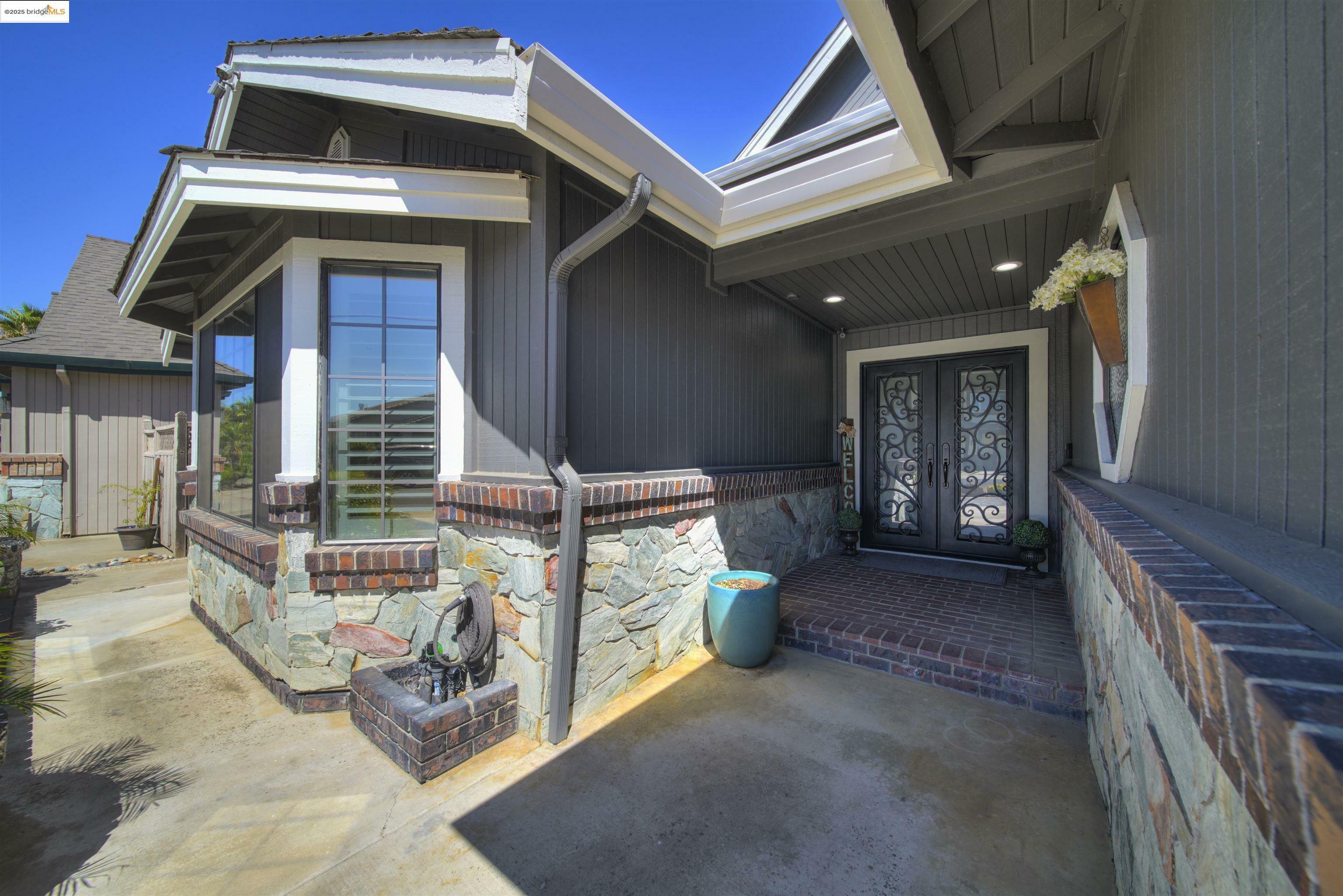 Property Photo:  2105 Cypress Pt  CA 94505 