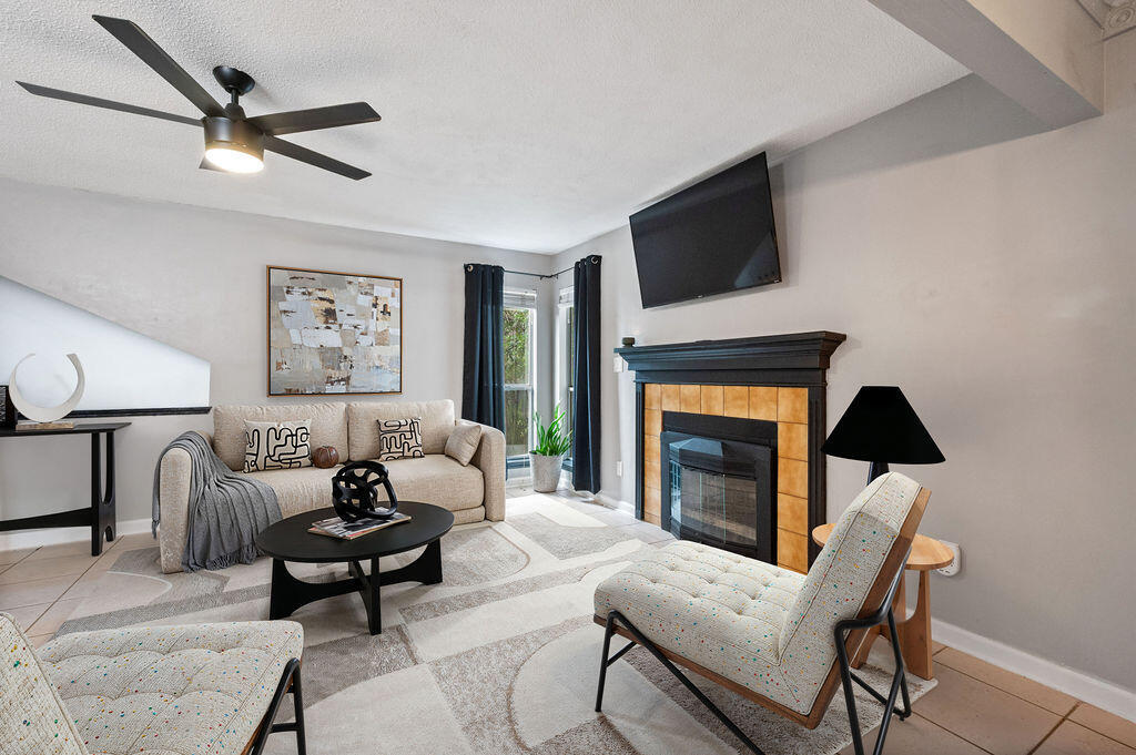 Property Photo: 31 SE Park Circle Unit 21 FL 32548