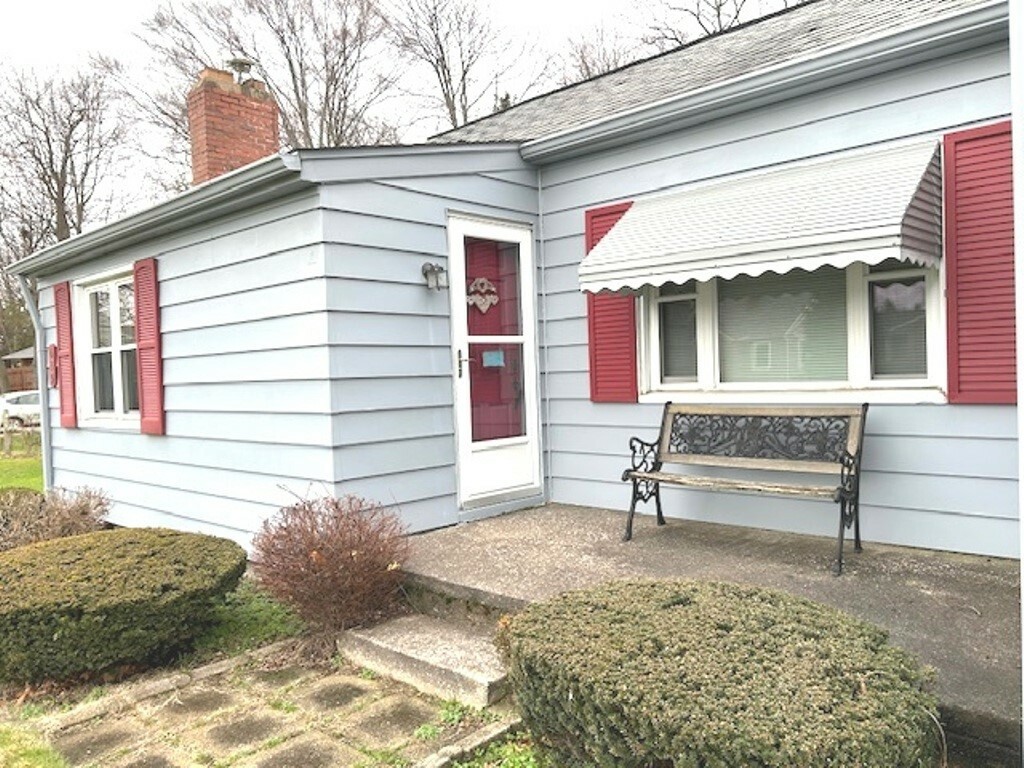 Property Photo:  635 Howe Avenue  PA 16511 