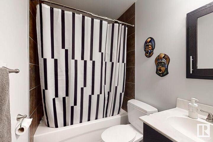 Property Photo: 4913 47 Avenue 1-4 AB T7Z 1L7