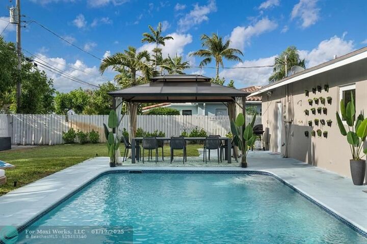 Property Photo: 5701 NE 16th Ave FL 33334