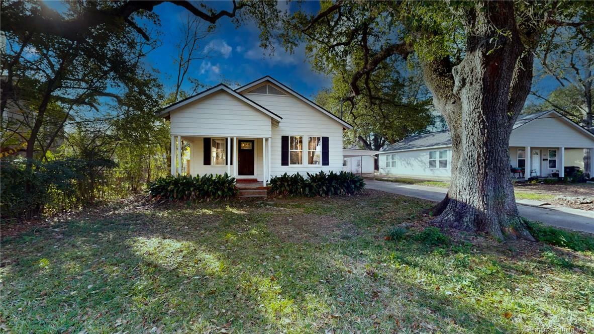 Property Photo:  612 9th Street  LA 70601 