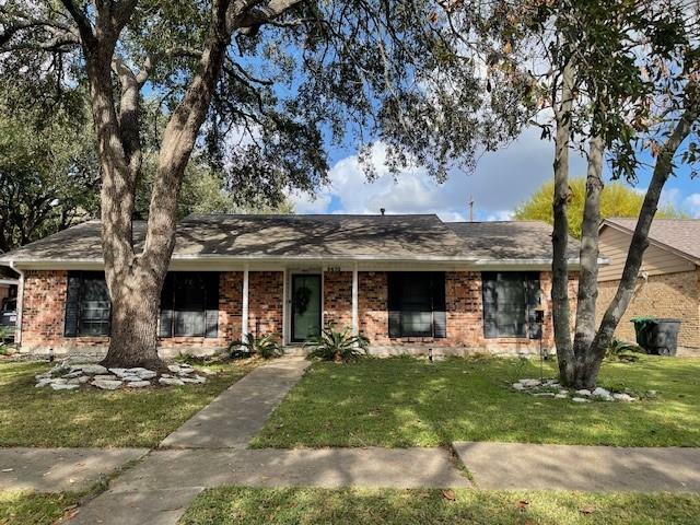 5470 Loch Lomond Drive  Houston TX 77096 photo