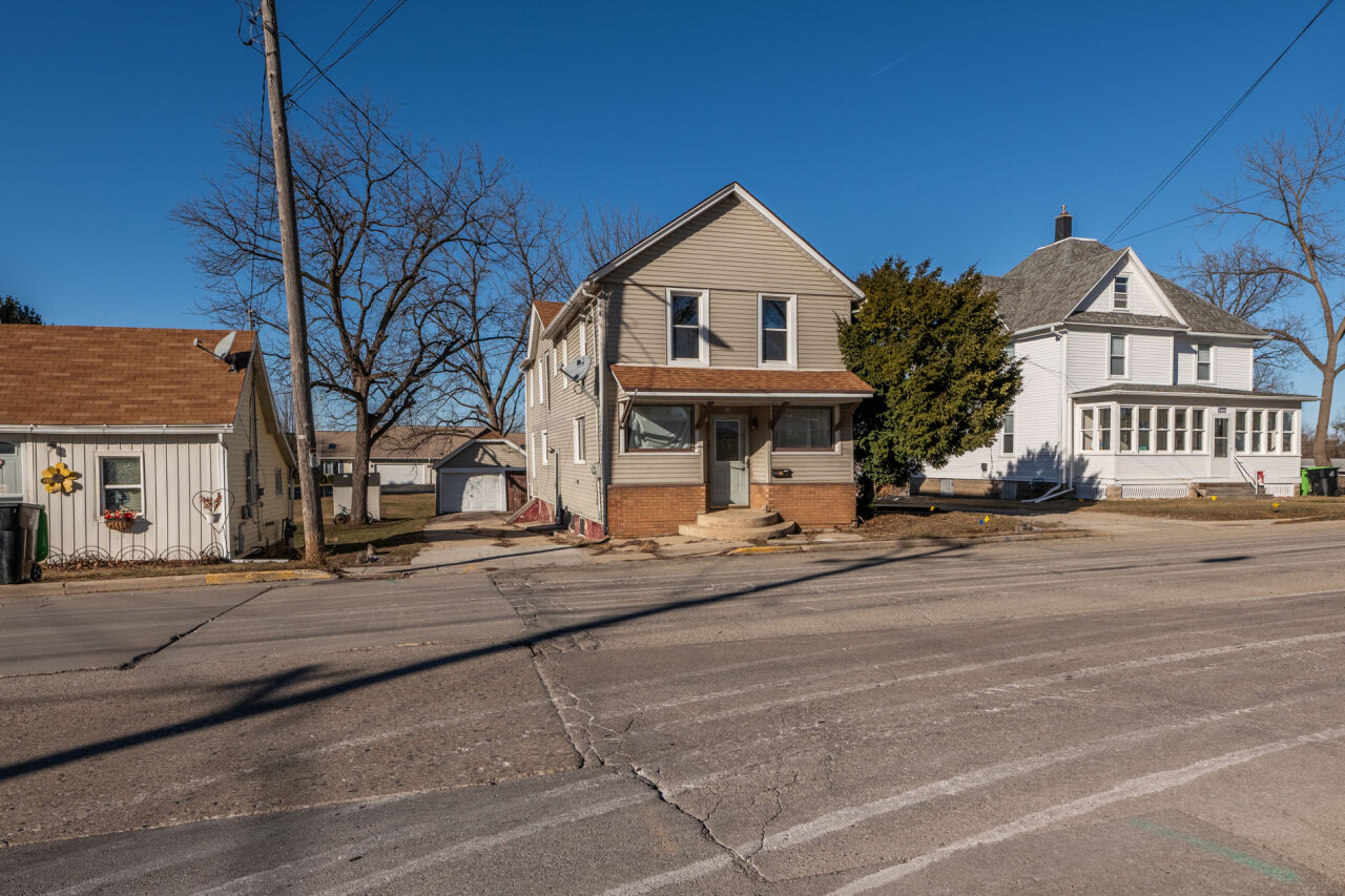 Property Photo: 846 Madison St WI 53916