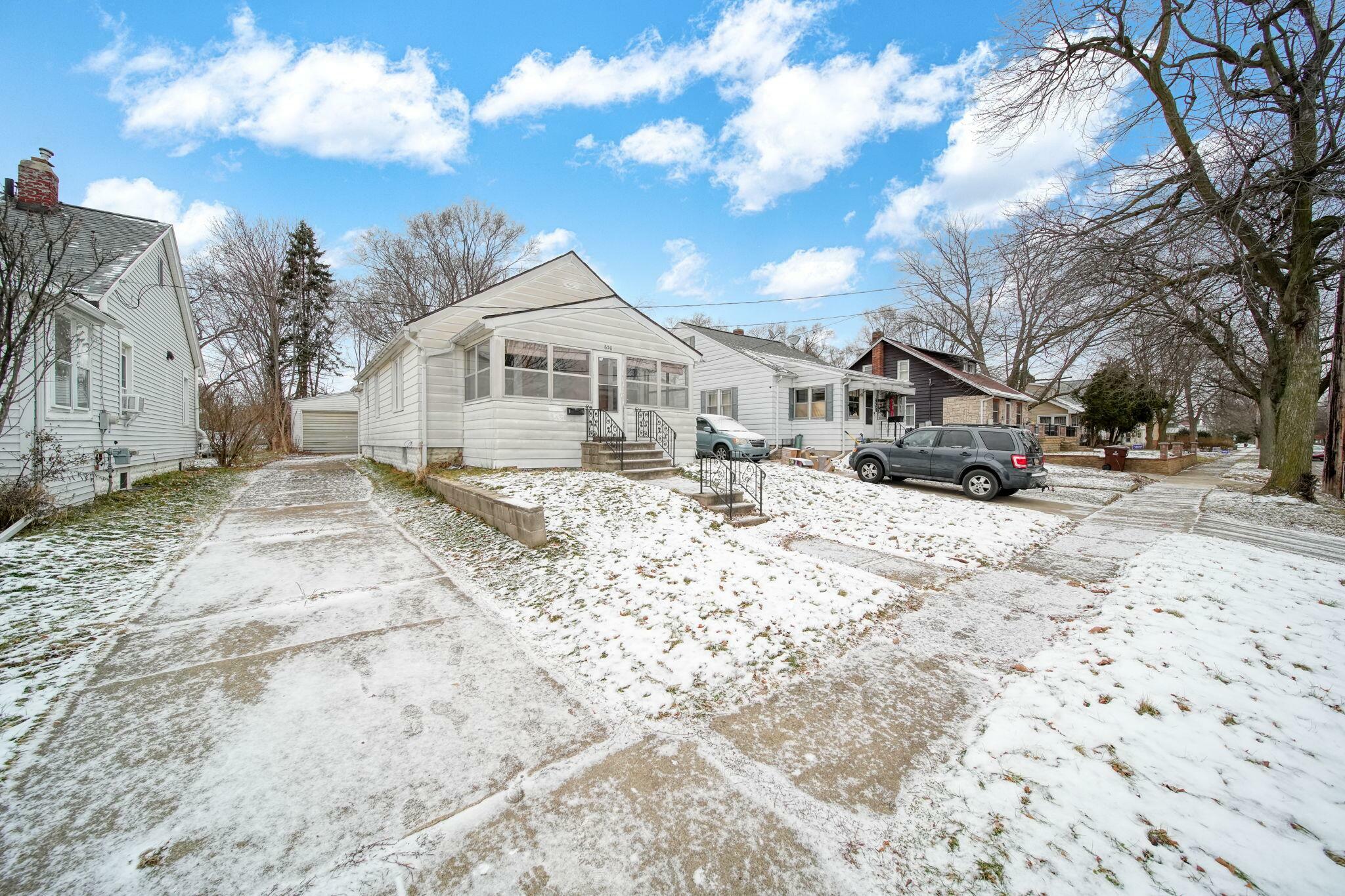 Property Photo:  630 Saint Clair Avenue  MI 49202 