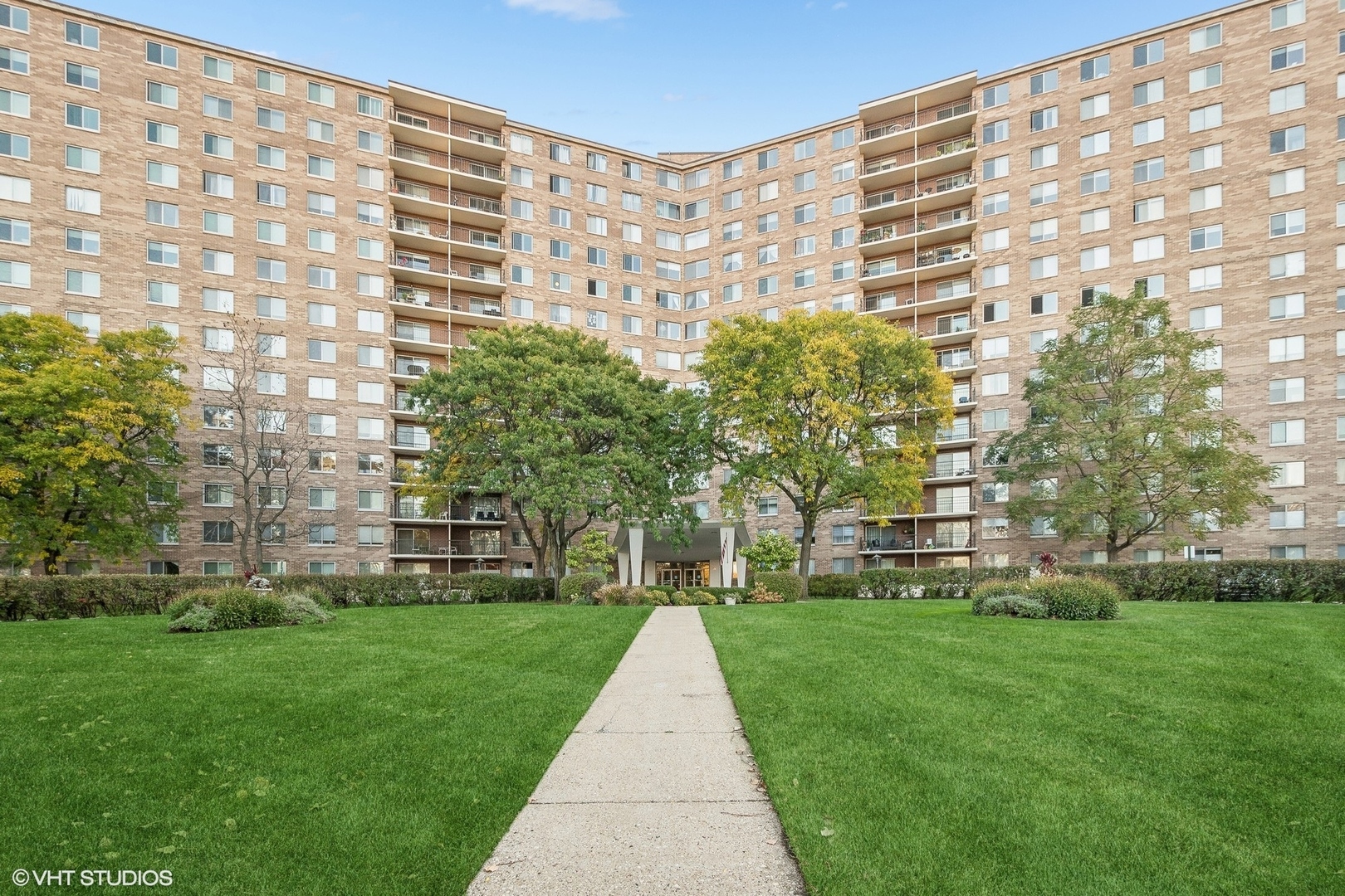 Property Photo:  7141 N Kedzie Avenue 1210  IL 60645 